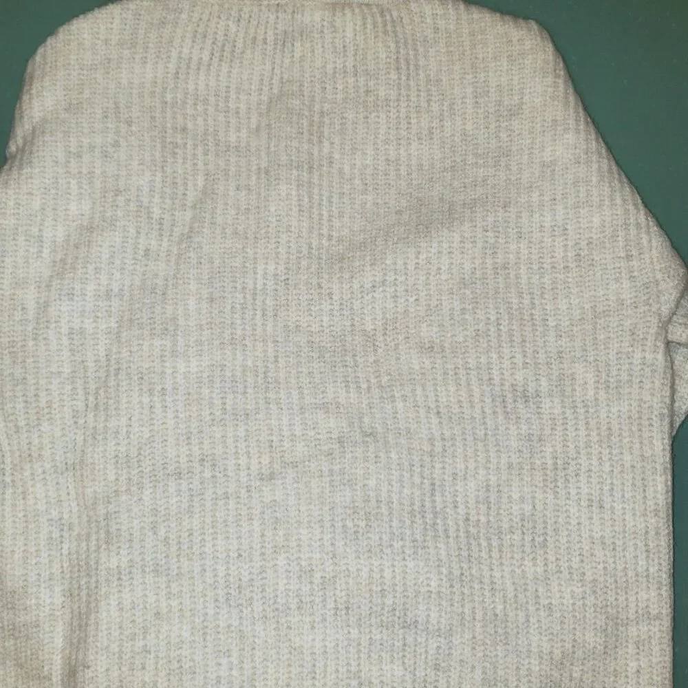 NWOT Vince Camuto Turtlenack Sweater. S - Picture 5 of 6